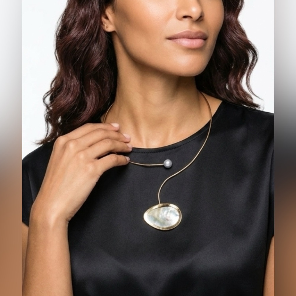 Gold-Tone Wire Collar Necklace with Iridescent Mother-of-Pearl Pendant